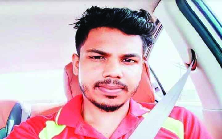 প্রবাসে ছেলের মৃত্যুতে, বাকরুদ্ধ গোটা পরিবার
