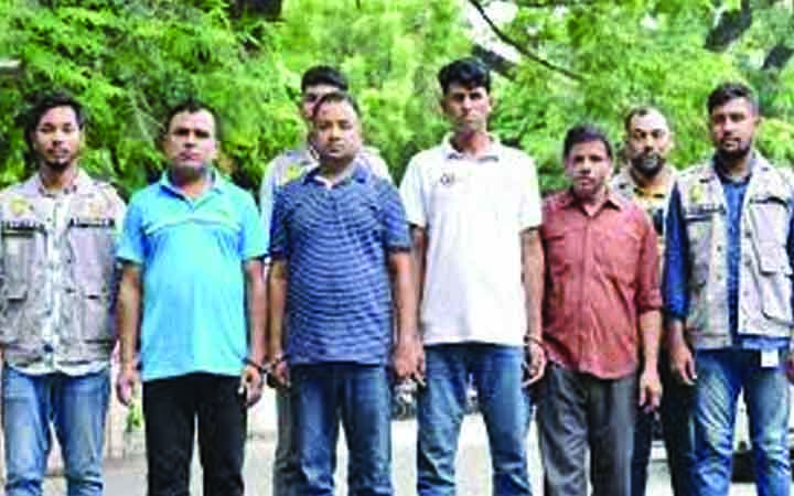 সাময়িক বরখাস্ত গৌতমসহ দুদকের তিন কর্মচারী