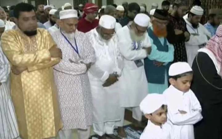 রাজধানীর পান্থপথে ঈদ জামাত অনুষ্ঠিত