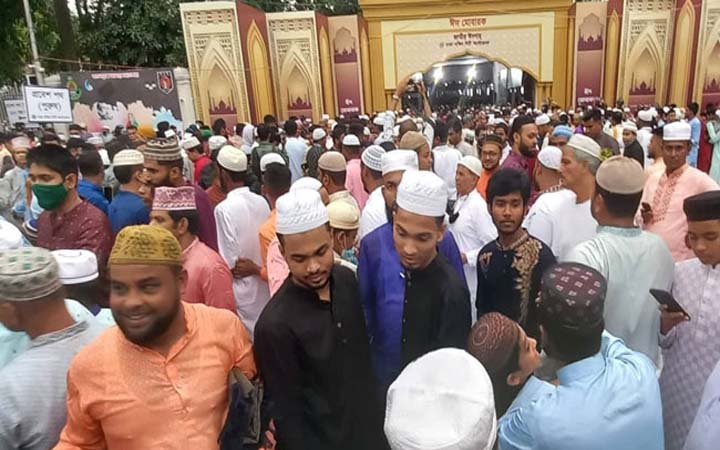 জাতীয় ঈদগাহে প্রধান জামাত অনু‌ষ্ঠিত