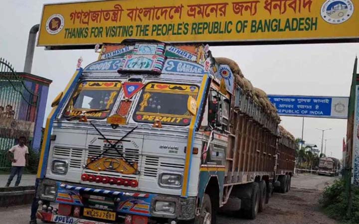 বেনাপোল দিয়ে এলো ৩৪ মেট্রিক টন ভারতীয় কাঁচা মরিচ