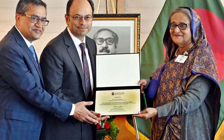 ব্রাউন বিশ্ববিদ্যালয়ের সম্মাননা পেলেন প্রধানমন্ত্রী