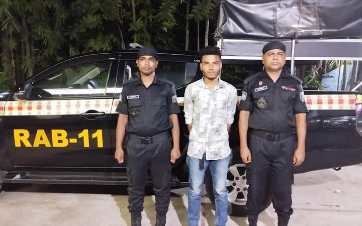 চাকুরীজীবি তরুণীকে ডেকে নিয়ে ধর্ষণ, তরুণ গ্রেফতার