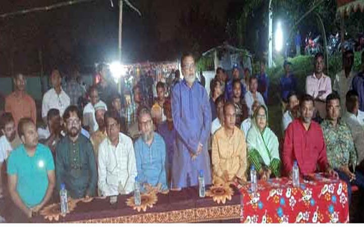 দলীয় নেতাকর্মীদের সাথে নিয়ে পূজামণ্ডপ পরিদর্শনে জেলা আ’লীগ সম্পাদক নজরুল ইসলাম