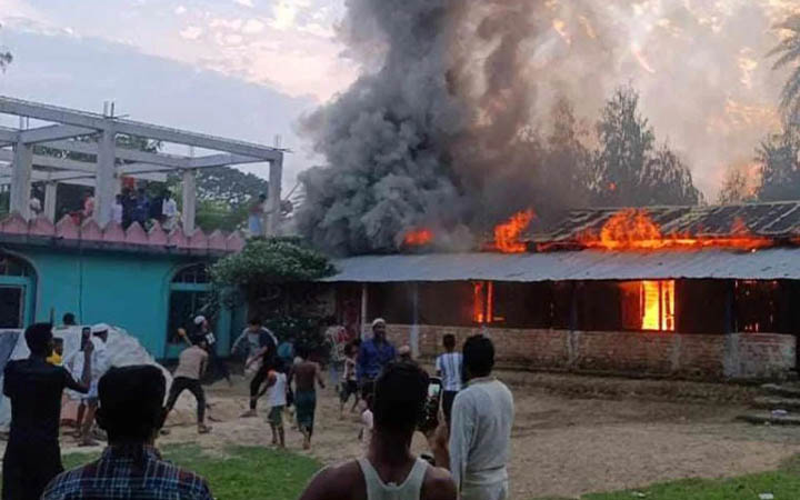 চকরিয়ায় আগুনে পুড়লো দাখিল মাদরাসা