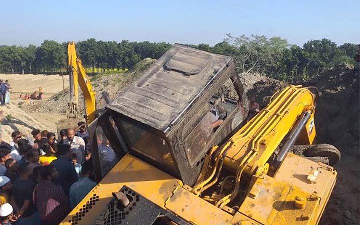 ঝিনাইদহে এস্কেভেটর দুর্ঘটনায় চালকের মৃত্যু