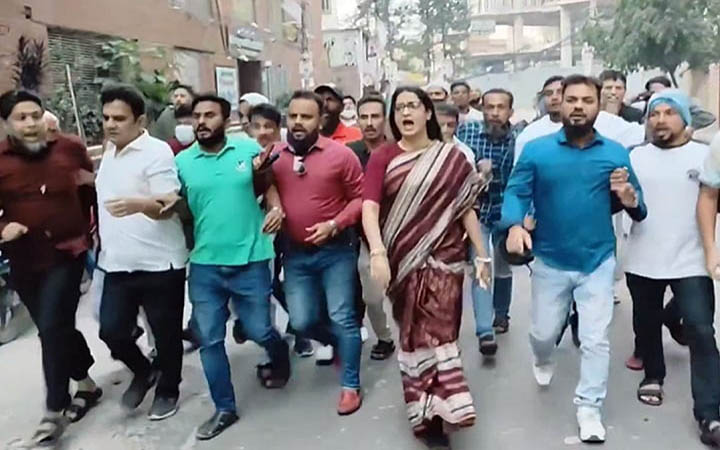 ভোরের মিছিলে নিপুণ
