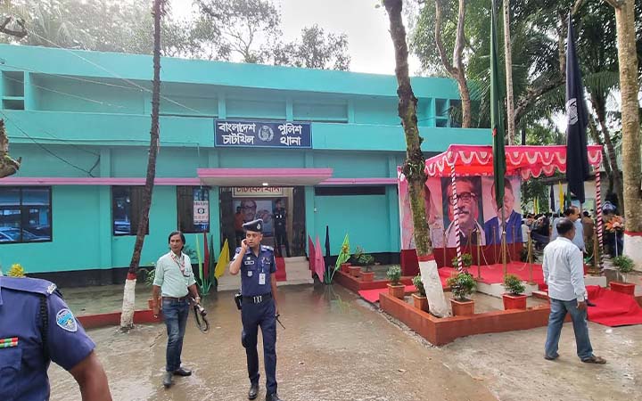 নোয়াখালীতে ৭ বছর বয়সী শিশুকে কুপিয়ে হত্যা