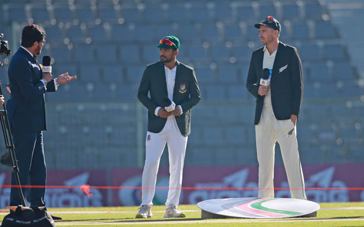 সিলেট টেস্ট: টস জিতে ব্যাটিংয়ে বাংলাদেশ