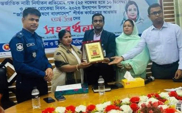 ফুলপুরে রোকেয়া দিবসে সফল ৫ নারীকে সংবর্ধনা