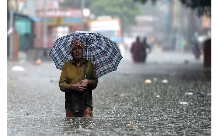 তামিলনাড়ুতে ভারী বর্ষণ, বন্যায় স্কুল-কলেজ বন্ধ