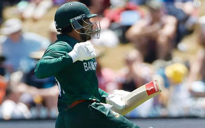 সৌম্যের দেড়শ’ ছাড়ানো ইনিংসে বাংলাদেশের লড়াকু পুঁজি