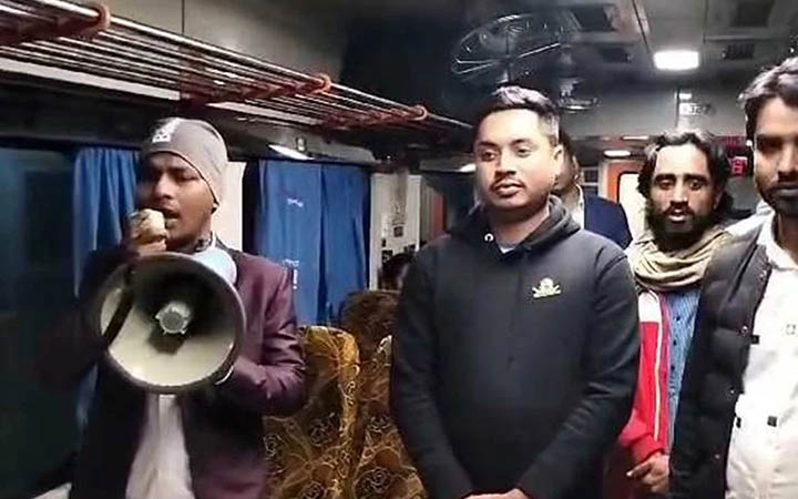 মোহনগঞ্জ এক্সপ্রেসে নাশকতারোধে সচেতনতামূলক কার্যক্রম