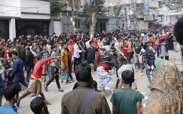 রাজধানীতে গৃহকর্মীর মৃত্যুর জেরে গাড়িতে আগুন-ভাঙচুর