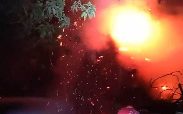 খড়ের গাদায় আগুন দিয়েছে দুর্বৃত্তরা