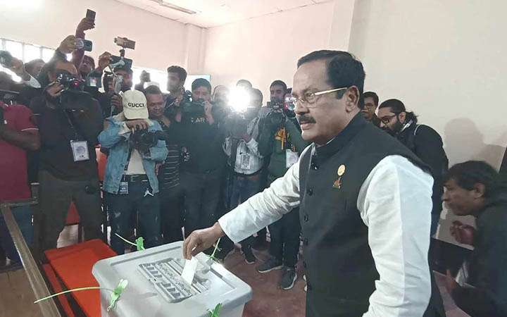 ভোট বিরোধিতাকারীদের বৃদ্ধাঙ্গুলি দেখিয়েছে জনগণ : নানক