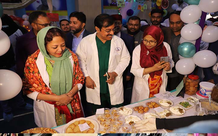 আদ্-দ্বীন উইমেন্স মেডিকেল কলেজে ঐতিহ্যবাহী পিঠা উৎসব