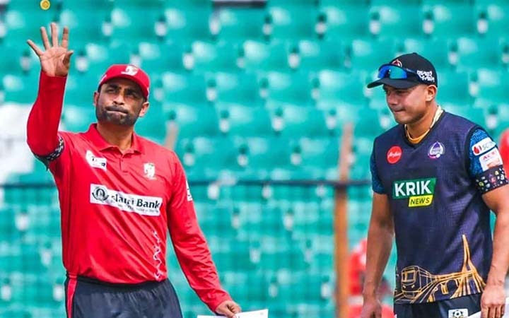 টস জিতে ব্যাটিংয়ে বরিশাল