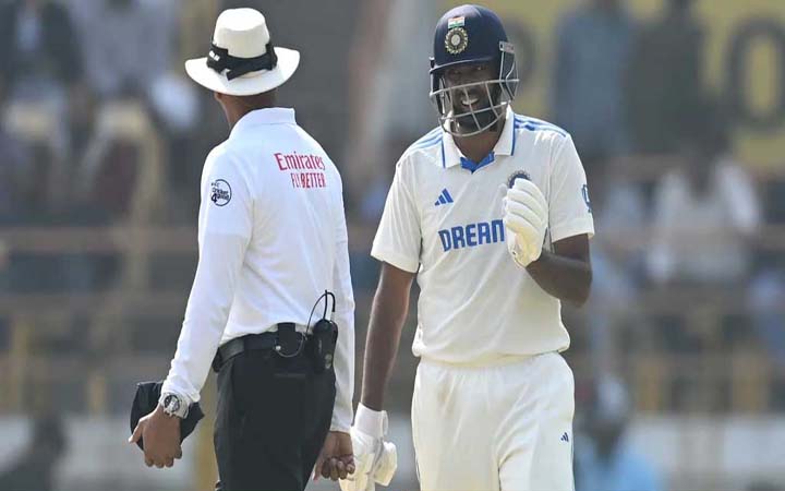 বল না করেই পাঁচ রান দিলেন অশ্বিন!