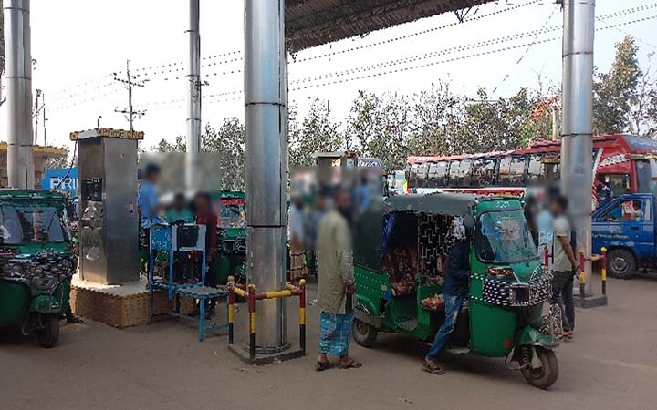 ফিলিং স্টেশনে অটোরিকশার গ্যাস সিলিন্ডার বিস্ফোরণ, নিহত ১