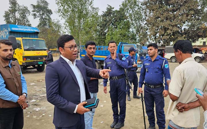 টাঙ্গাইল কেন্দ্রীয় ঈদগাহ্ থেকে অবৈধ ট্রাক স্ট্যান্ড উচ্ছেদ