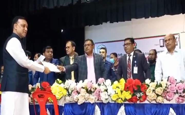 মসিক নির্বাচনে প্রার্থীদের মাঝে প্রতীক বরাদ্দ