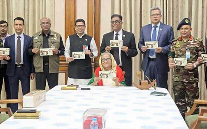 ৭ মার্চ উপলক্ষে স্মারক ডাকটিকিট অবমুক্ত করলেন প্রধানমন্ত্রী