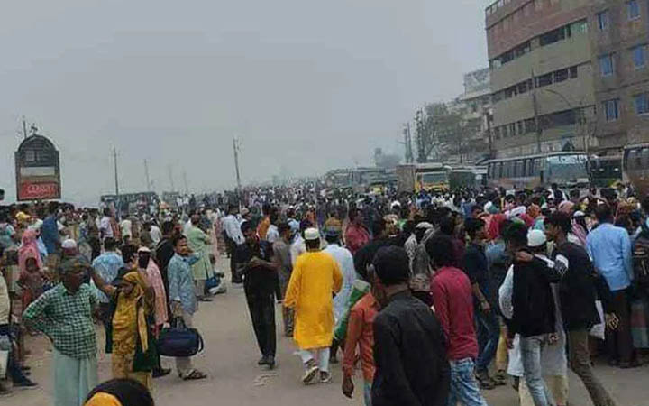 গাবতলীতে ঘরমুখো মানুষের ভিড়