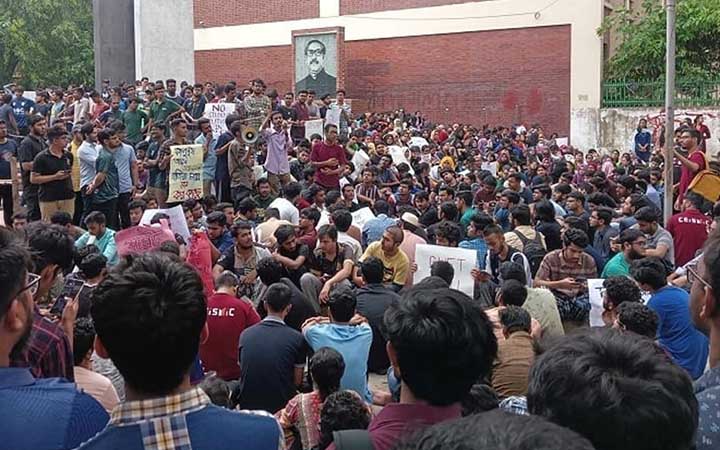 বুয়েট শিক্ষার্থীদের বিরুদ্ধে অপপ্রচার চালানো হচ্ছে : আন্দোলনকারীরা