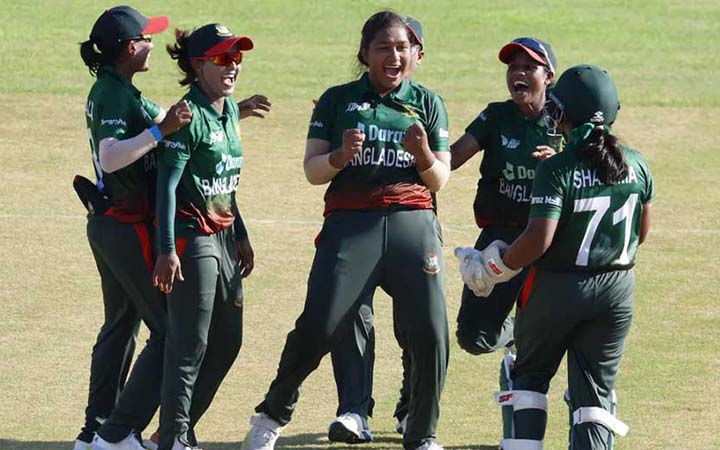 প্রথম বাংলাদেশি হিসেবে দুই আন্তর্জাতিক টি-টোয়েন্টি হ্যাটট্রিক ফারিহার