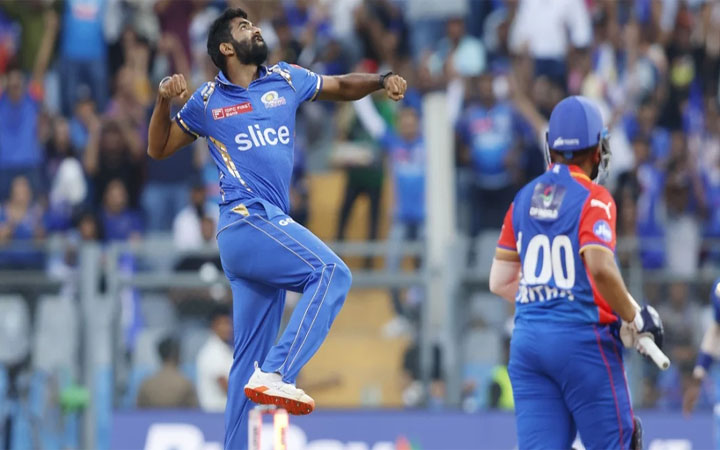 দিল্লিকে হারিয়ে মুম্বাইয়ের প্রথম জয়