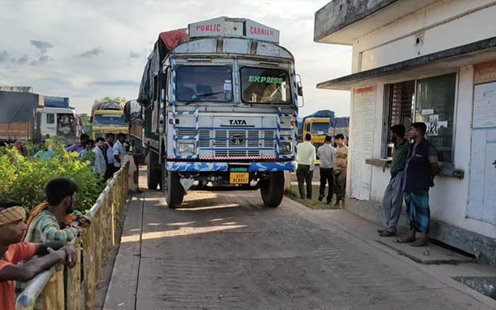 পাঁচ দিন পর আখাউড়া স্থলবন্দর দিয়ে আমদানি-রপ্তানি শুরু