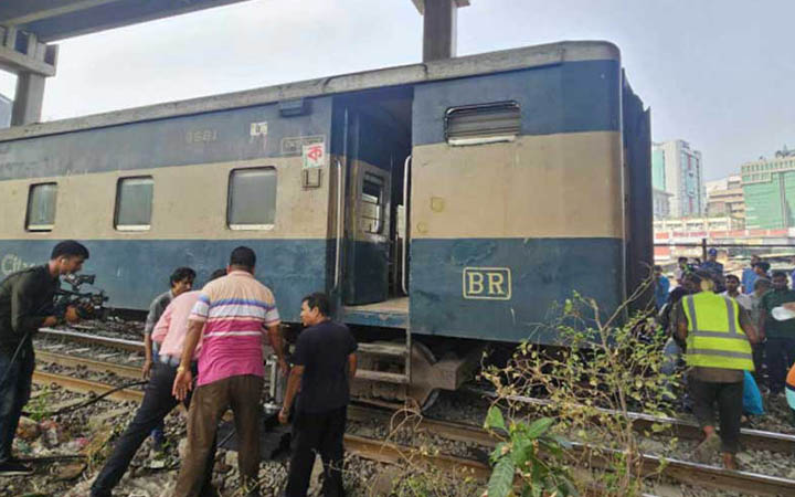 রাজধানীতে যমুনা এক্সপ্রেস ট্রেন লাইনচ্যুত