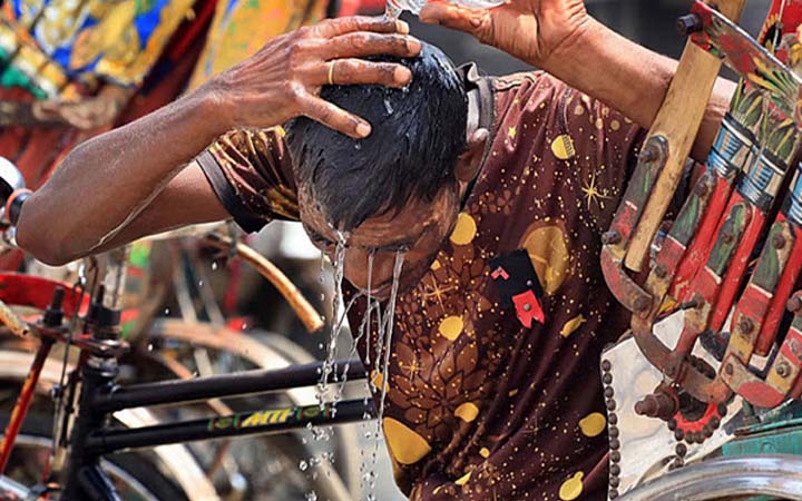 ফুলবাড়ীতে হিটস্ট্রোকে ২ জনের মৃত্যু