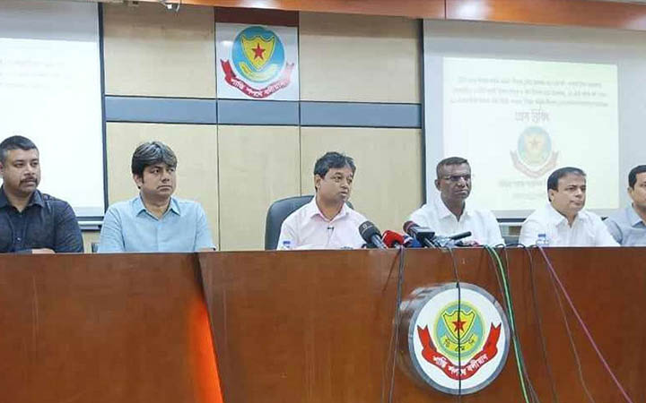 মিল্টনকে রিমান্ডে নিয়ে সব অপকর্ম বের করা হবে: ডিবিপ্রধান