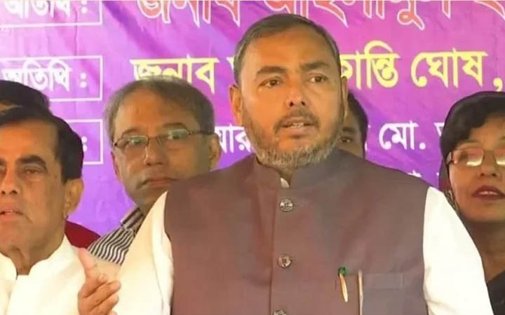 ফ্যামিলি কার্ডধারীদের মধ্যে টিসিবির পণ্য বিক্রি উদ্বোধন করলেন বাণিজ্য প্রতিমন্ত্রী