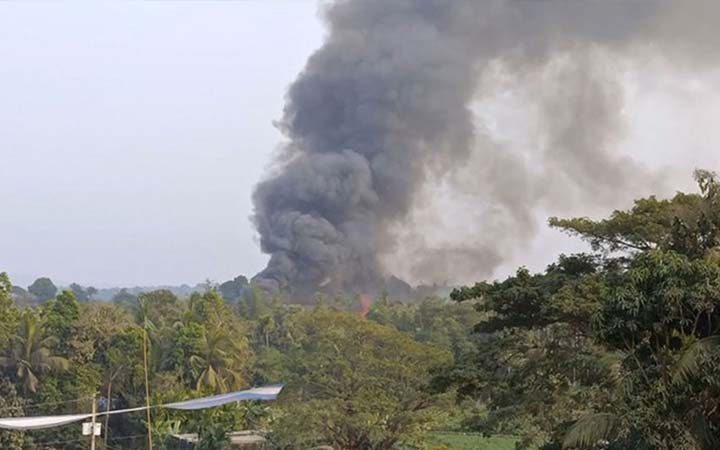 উত্তপ্ত মিয়ানমার সীমান্ত, বিস্ফোরণে কেঁপে উঠছে টেকনাফ