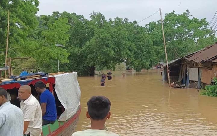 সাজেকে ৩৮০ পর্যটক আটকা