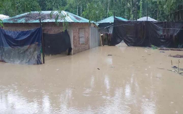 টানা বৃষ্টিতে উখিয়ার নিম্নাঞ্চল প্লাবিত, ২০ গ্রামের মানুষ পানিবন্দি