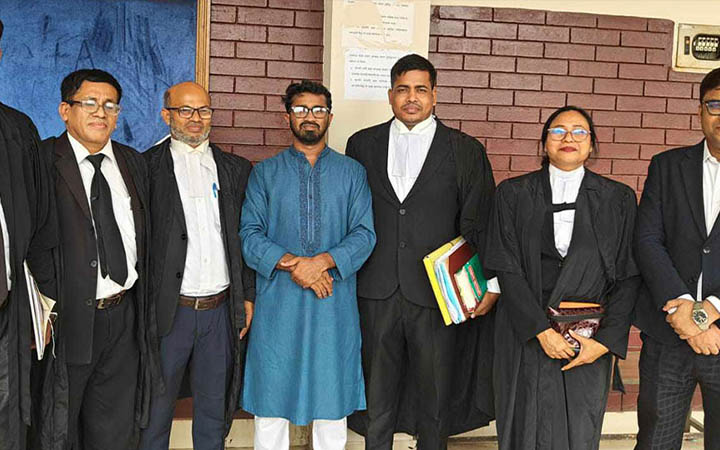 শেখ হাসিনাকে কটূক্তির মামলায় রাশেদ খানকে অব্যাহতি