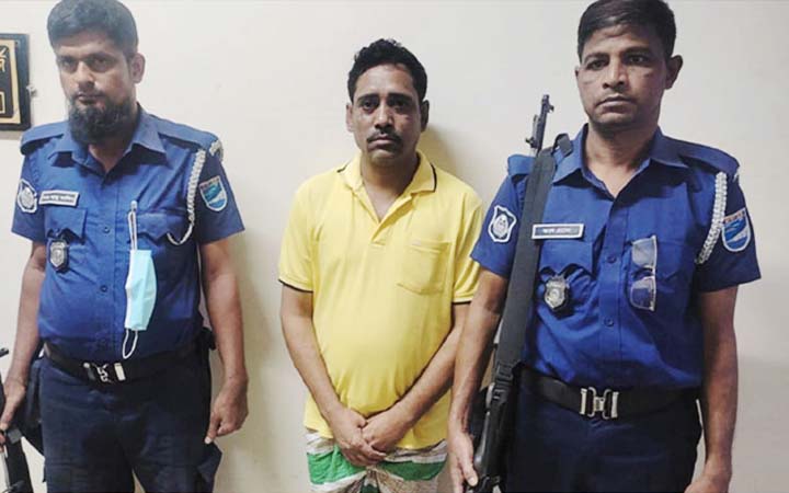 ডিবি হারুনের ক্যাশিয়ার খ্যাত মোকাররম চেয়ারম্যান গ্রেপ্তার