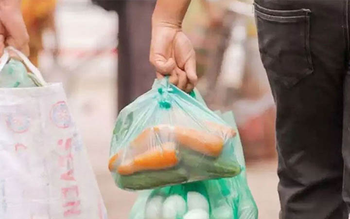 পলিথিন বন্ধে আজ থেকে অভিযান