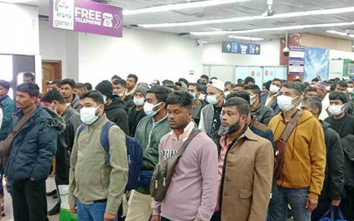 লেবানন-তিউনিশিয়া থেকে দেশে ফিরলেন আরও ১৬১ প্রবাসী