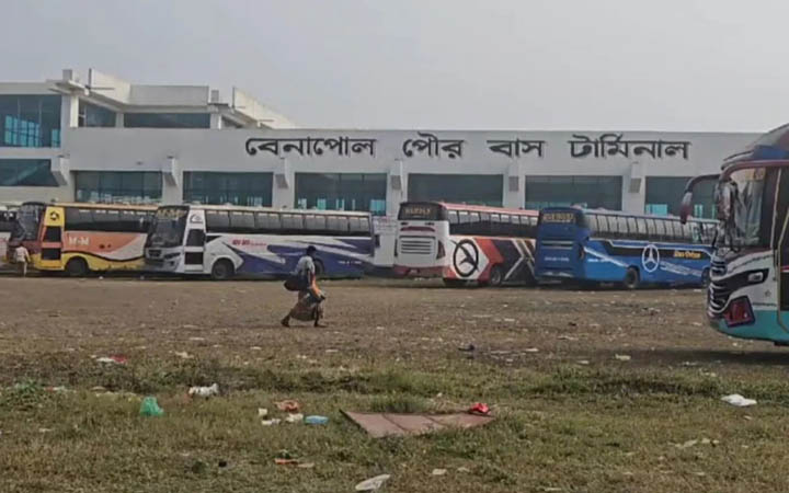 বেনাপোলে চলছে পরিবহন ধর্মঘট