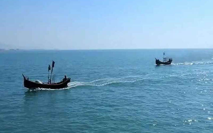 ট্রলারসহ ১৯ জেলে আরাকান আর্মির হাতে জিম্মি, পরিবারে উৎকণ্ঠা