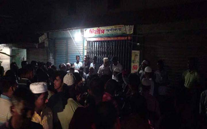 ককটেল ফাটিয়ে স্বর্ণের দোকানে ডাকাতি, ব্যবসায়ী নিহত