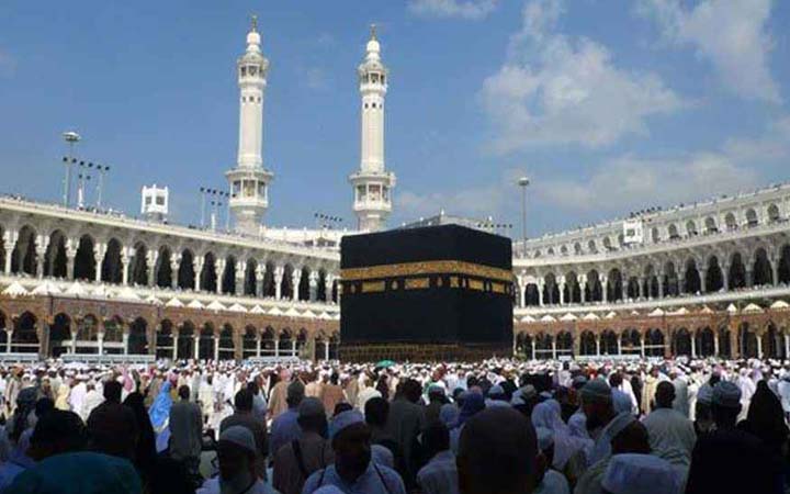 বাংলাদেশিদের জন্য ওমরাহ ভিসা কমিয়েছে সৌদি আরব