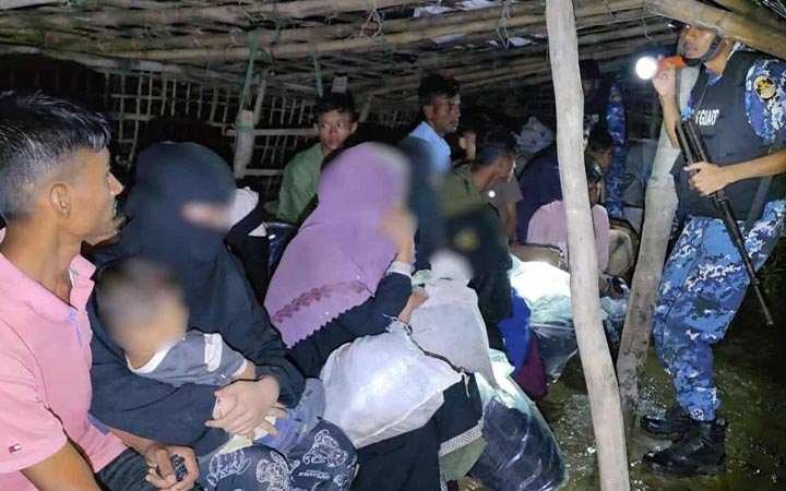 টেকনাফে যৌথ অভিযানে নারী-শিশুসহ ২১ জন উদ্ধার