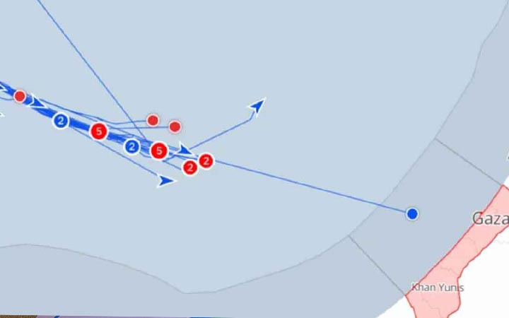 গাজার জলসীমায় ঢুকে পড়েছে ফ্লোটিলার একটি নৌকা