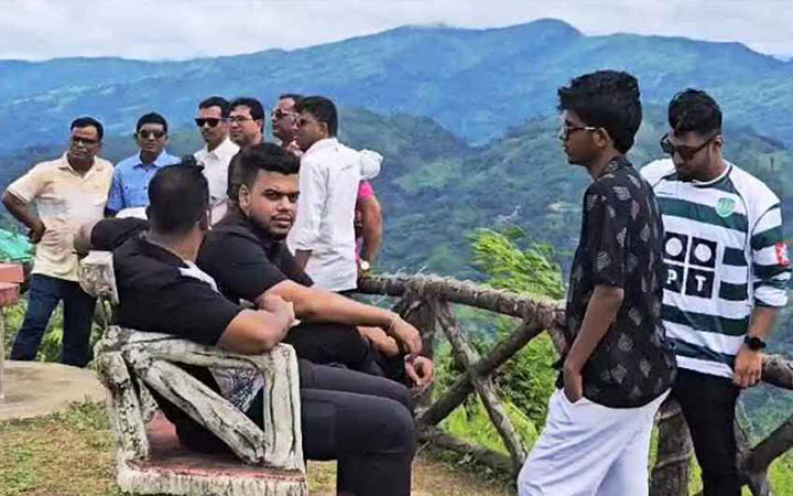 তিন বছর পর উন্মুক্ত কেওক্রাডং পর্বত, পর্যটকের ভিড়